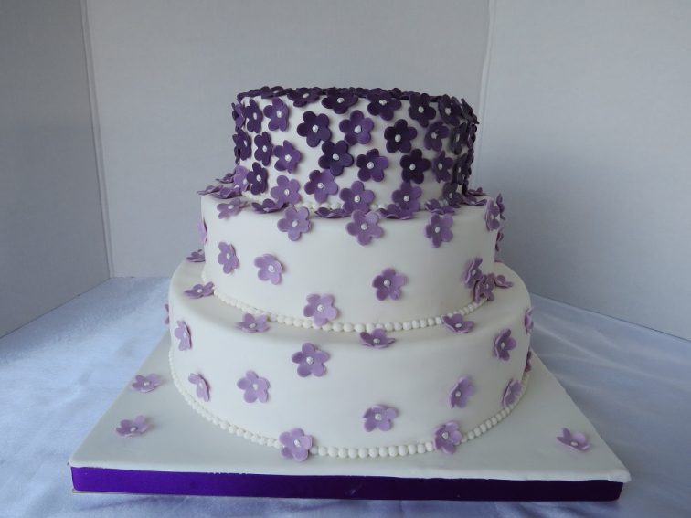 Wedding Cake with Violet Floweres