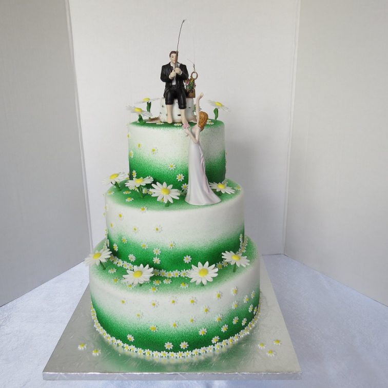Daisies wedding cake