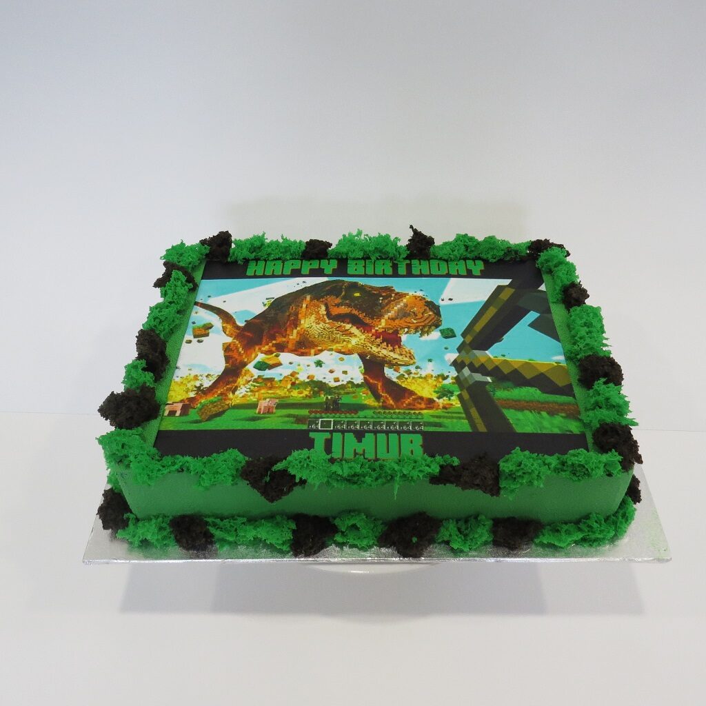 Catching Crazy Dinosaurs in Minecraft Cake