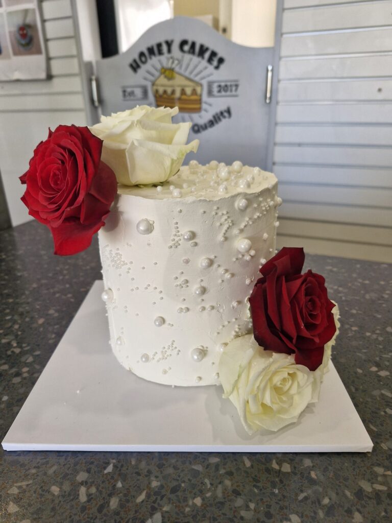 Red Roses and White Pearls Cake